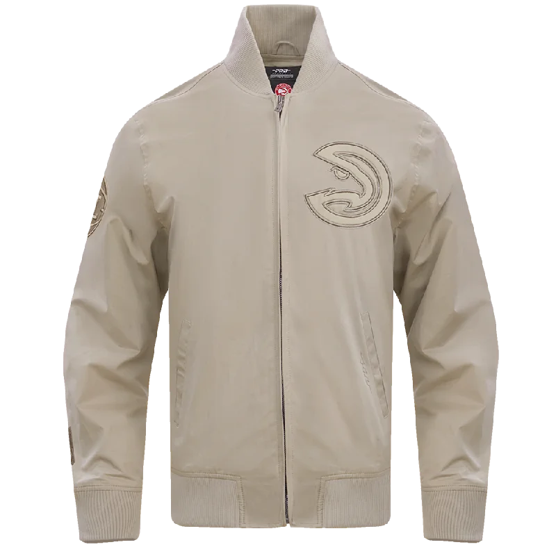 NBA ATLANTA HAWKS NEUTRAL TWILL JACKET (TAUPE)