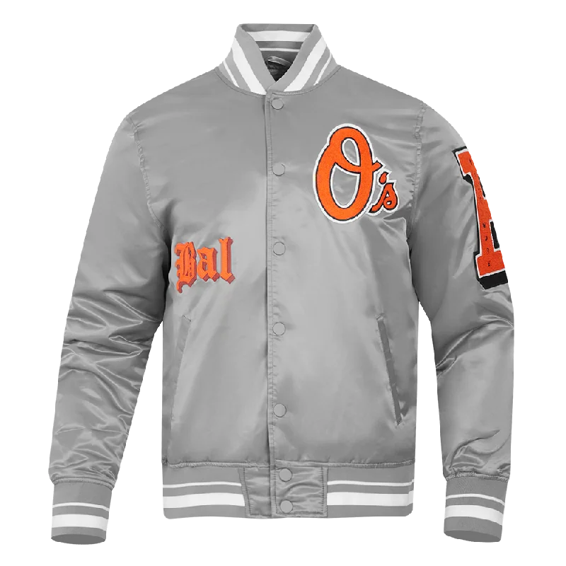 MLB BALTIMORE ORIOLES OLD ENGLISH MEN'S RIB SATIN JACKET (GRAY)